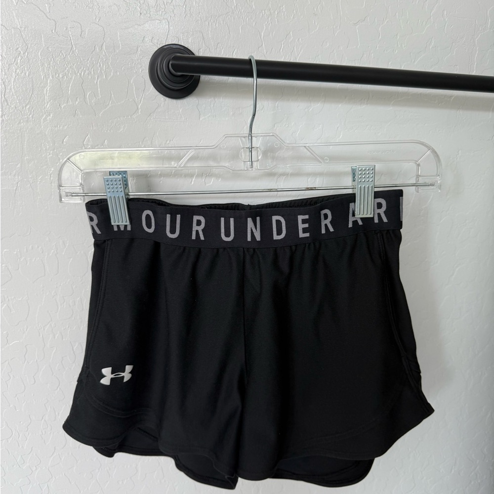 Under Armour Black Athletic Shorts Elastic Waistband